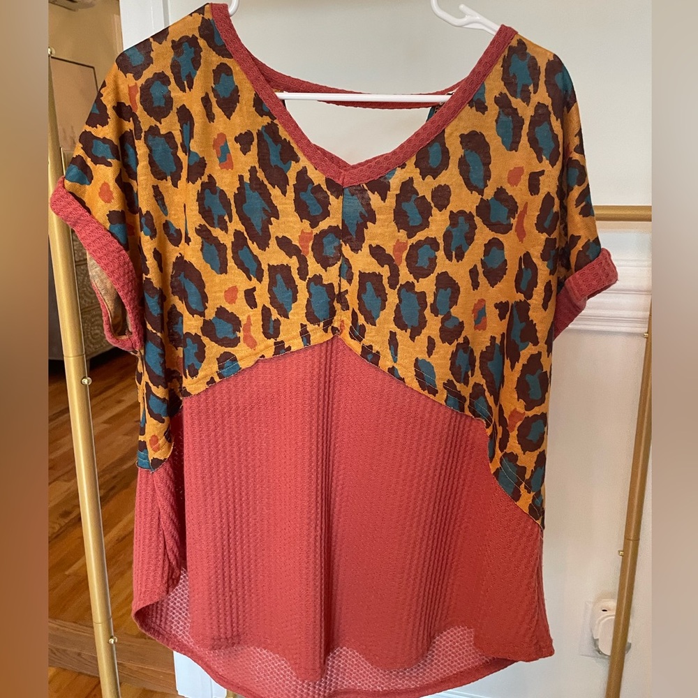 Umgee animal print waffle knit tee - NWOT